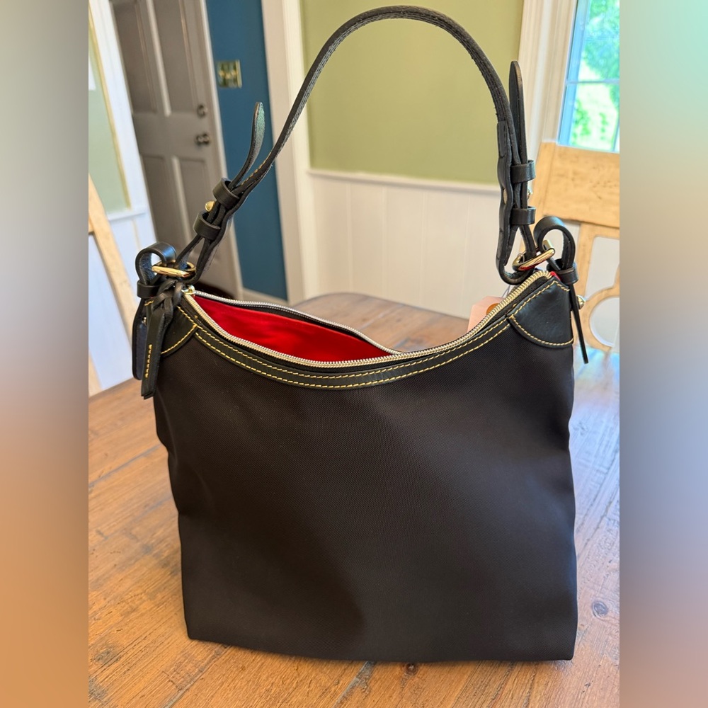 Dooney & Bourke Large Black Hobo Style Erica Bag Excellent Condition - Picture 2 of 10
